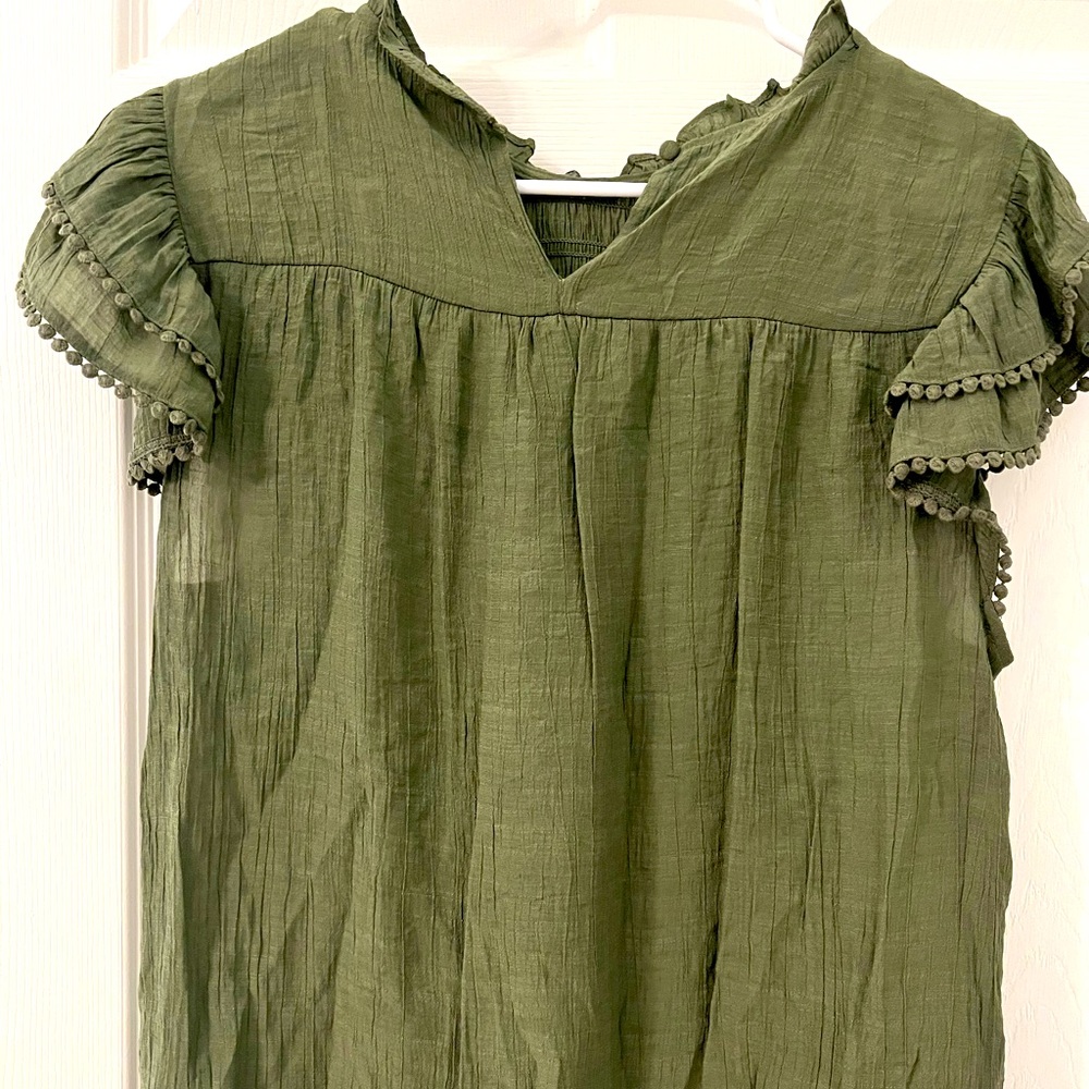 SALE!- size large OLIVE RUFFLED SLEEVE SHIRT